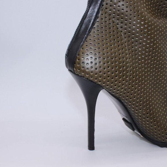 Michael Kors Perforated Leather Abigail Runway Boots Brown/Black Size 40 New - Picture 4 of 13